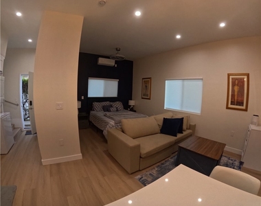 12329 Oxford Avenue - Photo Thumbnail 1