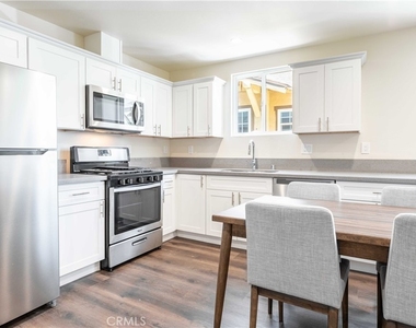 1429 S New Hampshire Avenue - Photo Thumbnail 12