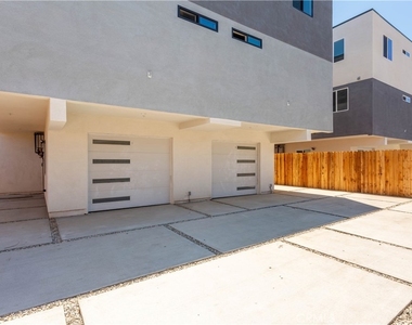 1429 S New Hampshire Avenue - Photo Thumbnail 1
