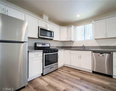 1427 S New Hampshire Avenue - Photo Thumbnail 10
