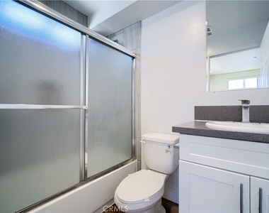 1427 S New Hampshire Avenue - Photo Thumbnail 6