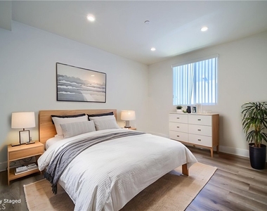 1427 S New Hampshire Avenue - Photo Thumbnail 15