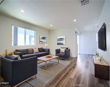 1427 S New Hampshire Avenue - Photo Thumbnail 8