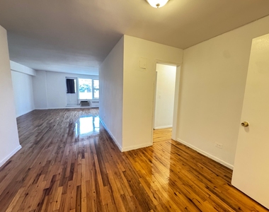 2020 Grand Concourse - Photo Thumbnail 5