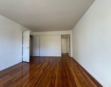 2020 Grand Concourse - Photo Thumbnail 4