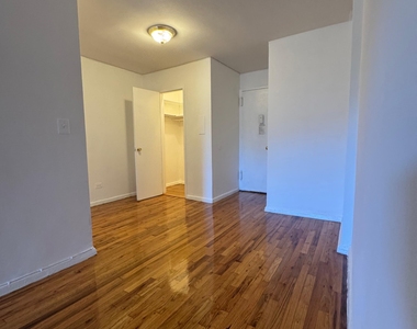 2020 Grand Concourse - Photo Thumbnail 7