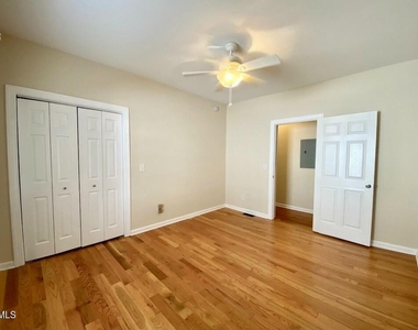 1201 Berkeley Street - Photo Thumbnail 21
