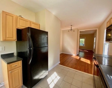 1201 Berkeley Street - Photo Thumbnail 13