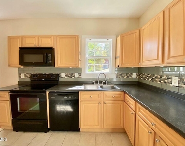 1201 Berkeley Street - Photo Thumbnail 12