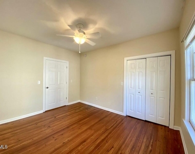 1201 Berkeley Street - Photo Thumbnail 17