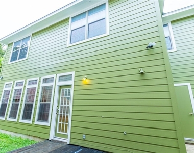 306 E 34th St - Photo Thumbnail 21