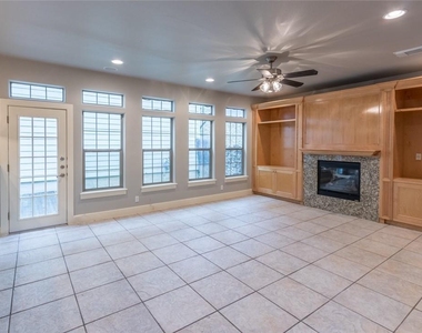 306 E 34th St - Photo Thumbnail 1