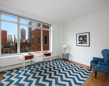 205 East 59th Street - Photo Thumbnail 4