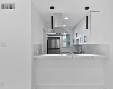 1514 Wirt Road - Photo Thumbnail 12