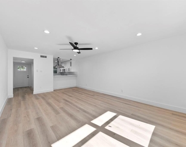1514 Wirt Road - Photo Thumbnail 9