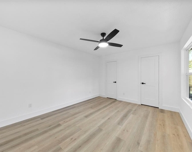 1514 Wirt Road - Photo Thumbnail 2