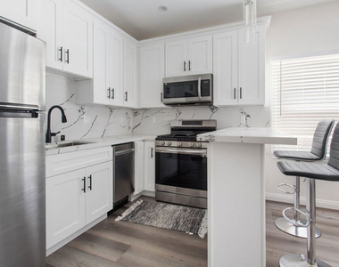 1462 W 22nd Street - Photo Thumbnail 1