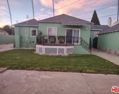 5446 Angeles Vista Boulevard - Photo Thumbnail 13
