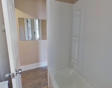 702 W Philadelphia Street - Photo Thumbnail 7