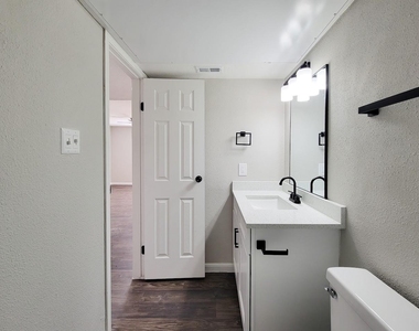 12335 Antoine Dr - Photo Thumbnail 18