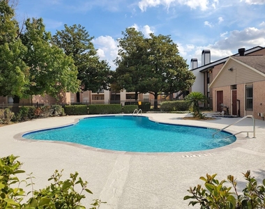 12335 Antoine Dr - Photo Thumbnail 11