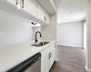 12335 Antoine Dr - Photo Thumbnail 26