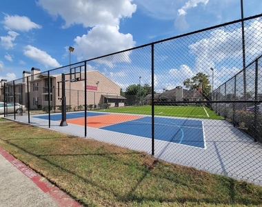 12335 Antoine Dr - Photo Thumbnail 46