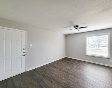 12335 Antoine Dr - Photo Thumbnail 20