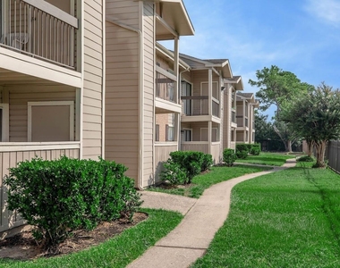 12335 Antoine Dr - Photo Thumbnail 8