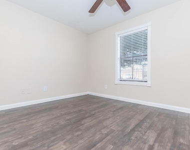 12335 Antoine Dr - Photo Thumbnail 33