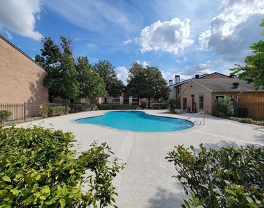 12335 Antoine Dr - Photo Thumbnail 40