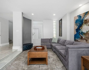 11834 Pacific Coast Highway - Photo Thumbnail 4