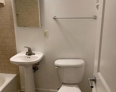 3107 Naylor Road Se - Photo Thumbnail 8