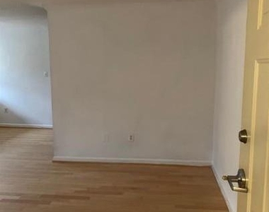 3107 Naylor Road Se - Photo Thumbnail 2