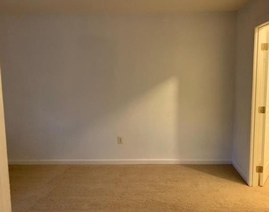 3107 Naylor Road Se - Photo Thumbnail 5