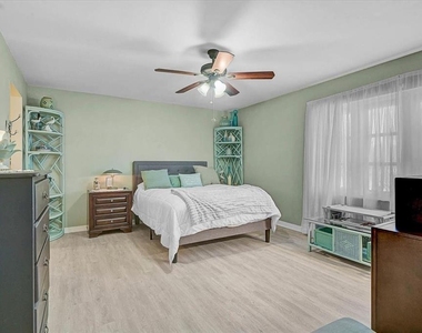 93 Boundary Boulevard - Photo Thumbnail 8