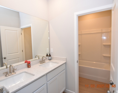 213 Collin Nicholas Drive - Photo Thumbnail 14