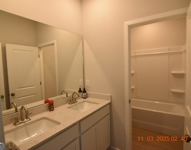 213 Collin Nicholas Drive - Photo Thumbnail 13