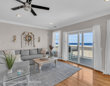 239 Beach Front - Photo Thumbnail 5