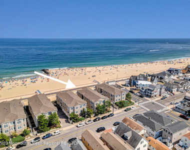 239 Beach Front - Photo Thumbnail 23