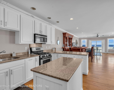 239 Beach Front - Photo Thumbnail 13