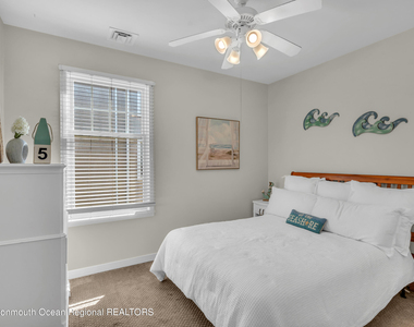 239 Beach Front - Photo Thumbnail 21