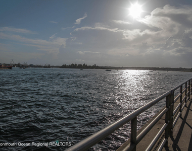 239 Beach Front - Photo Thumbnail 27