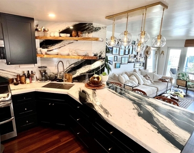 133 N Pompano Beach Boulevard - Photo Thumbnail 6