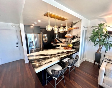 133 N Pompano Beach Boulevard - Photo Thumbnail 5