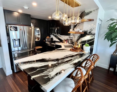 133 N Pompano Beach Boulevard - Photo Thumbnail 7