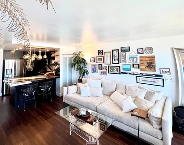 133 N Pompano Beach Boulevard - Photo Thumbnail 4