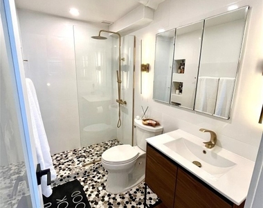 133 N Pompano Beach Boulevard - Photo Thumbnail 12