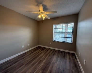 10790 Nw 14th Street - Photo Thumbnail 11