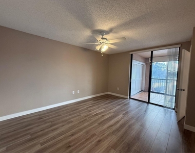 10790 Nw 14th Street - Photo Thumbnail 18